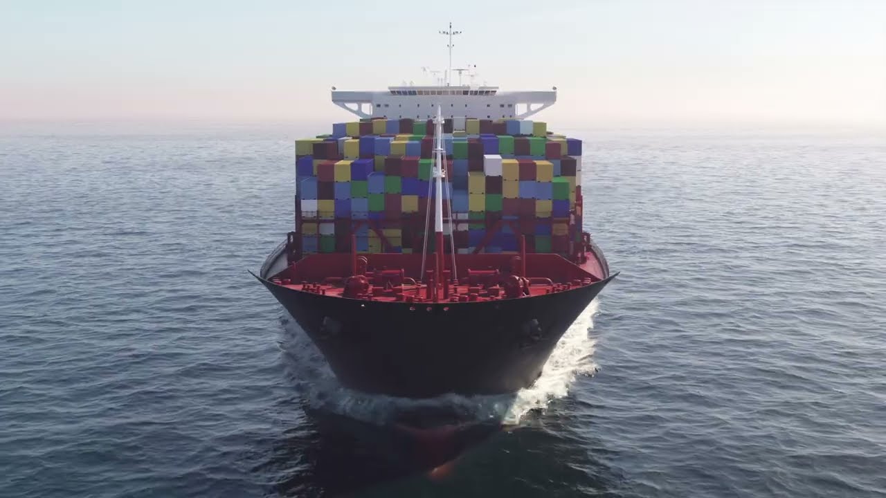 How is shipping carried out between the Pacific and Atlantic Oceans?